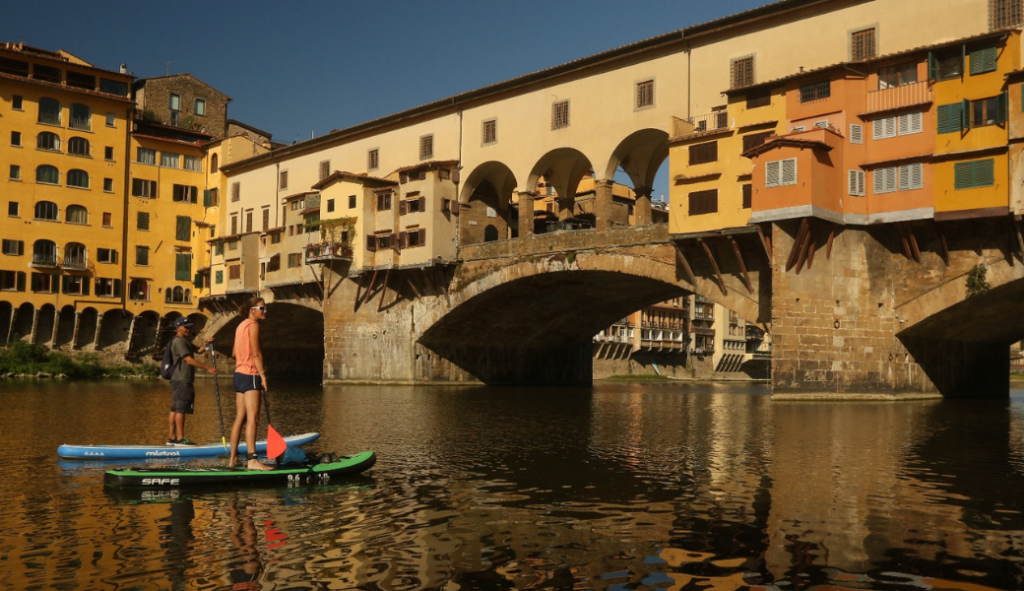 Florence from a unique perspective, in stand up paddle